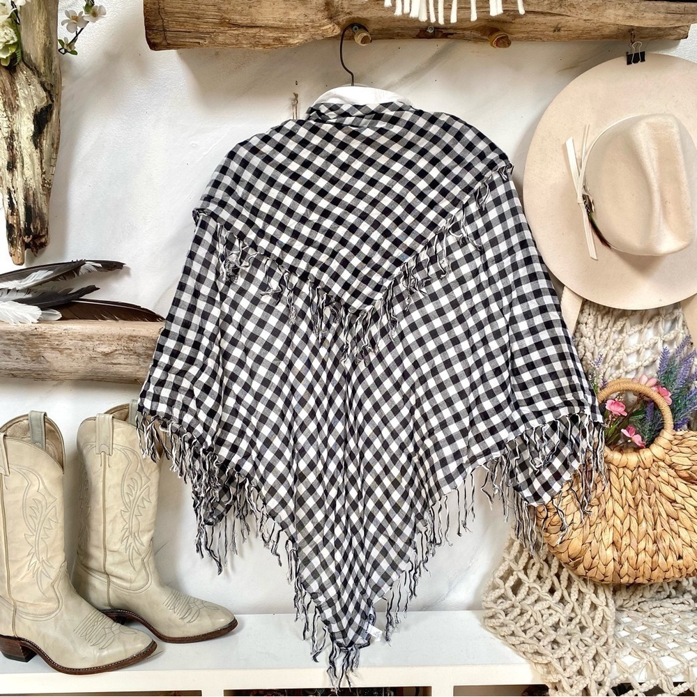 Lightweight BUFFALO plaid boho scarf w Fringe & southwestern/cottage vibe BNWOT
